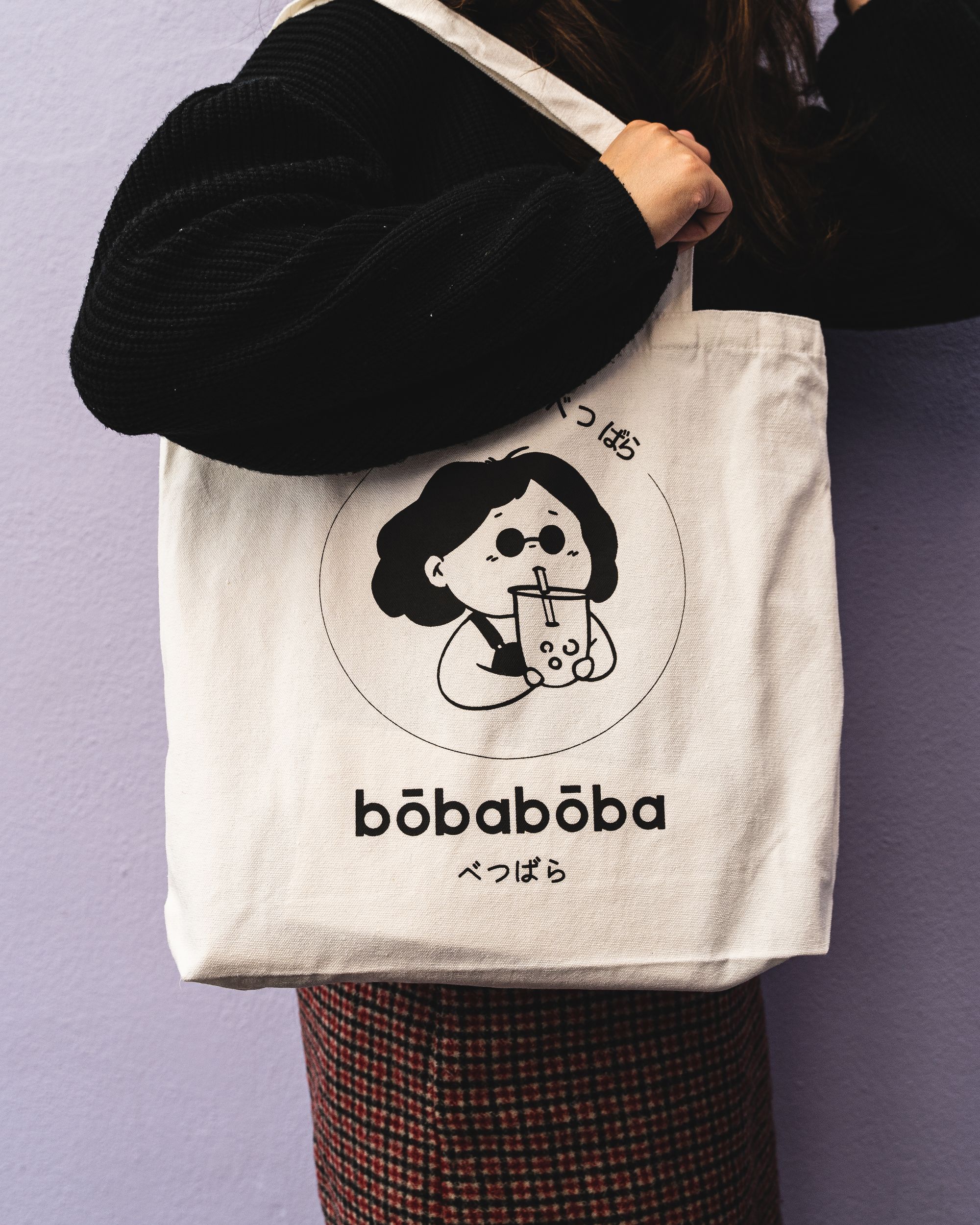 BOBABOBA tote bag being worn