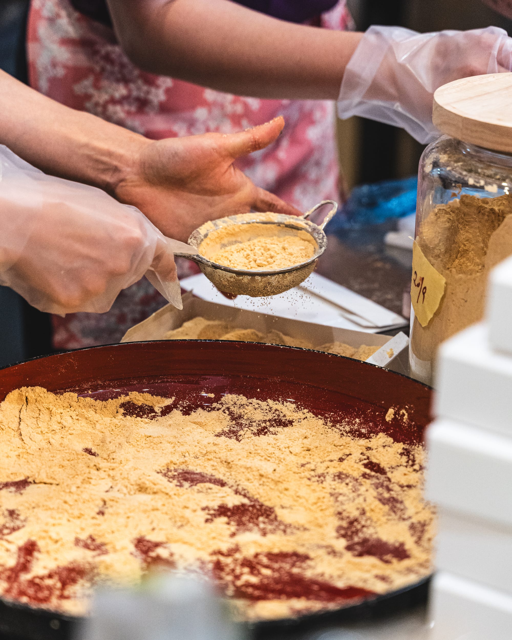 Warabimochi being made