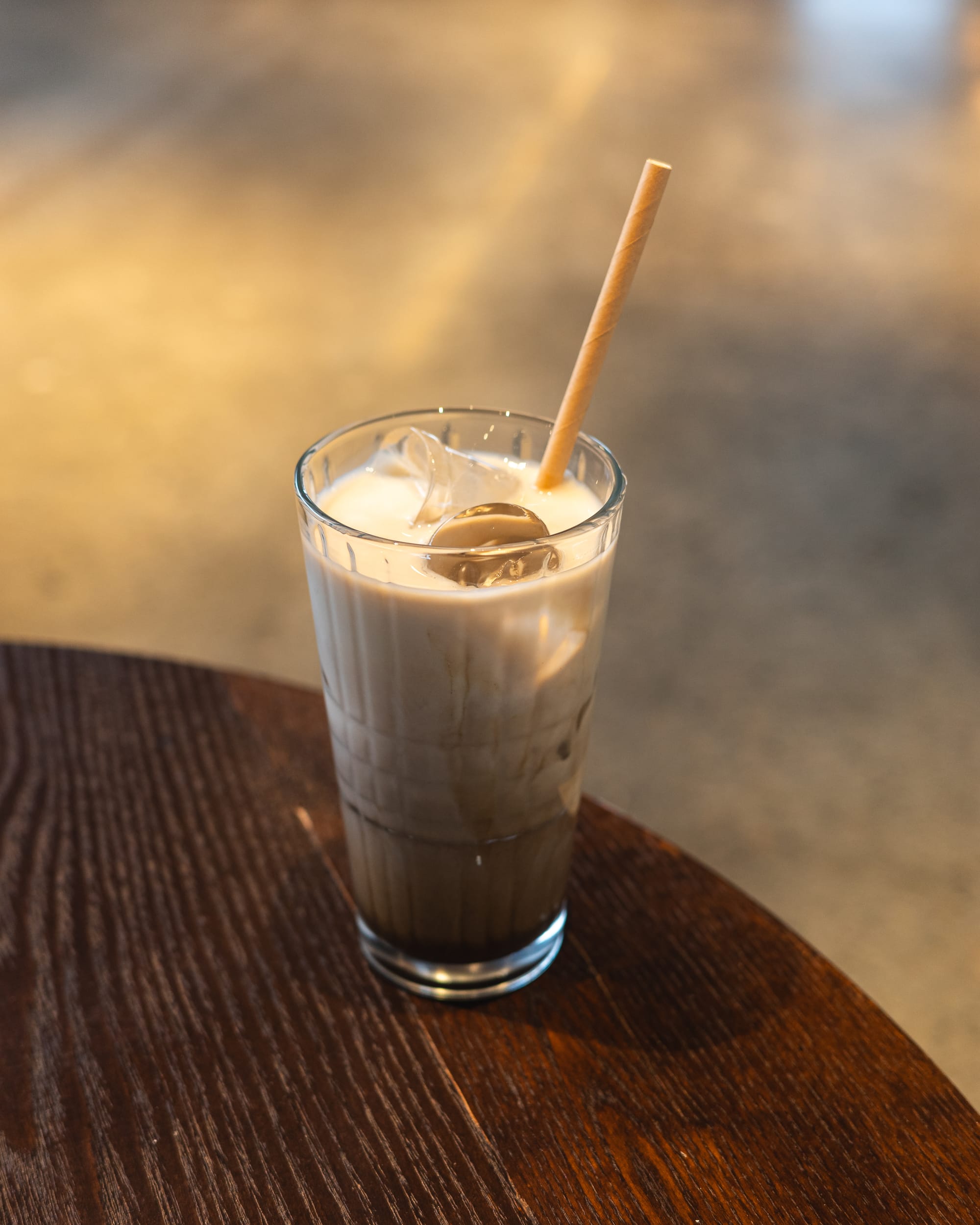 Close up of hojicha latte